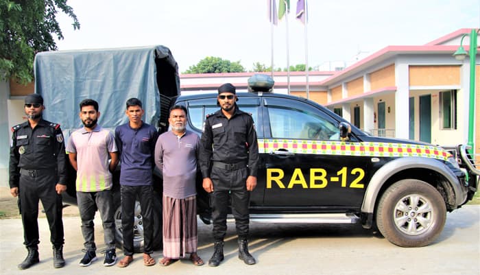 সিরাজগঞ্জে জোড়াখুন মামলার তিন আসামী আটক
