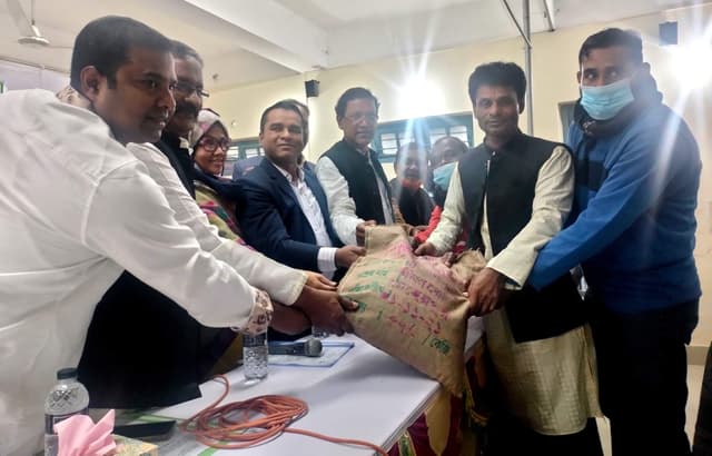 ভূঞাপুরে হাইব্রিড ধানের বীজ ও সার বিতরণের উদ্বোধন