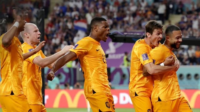 প্রথম দল হিসেবে বিশ্বকাপের কোয়ার্টারে নেদারল্যান্ডস