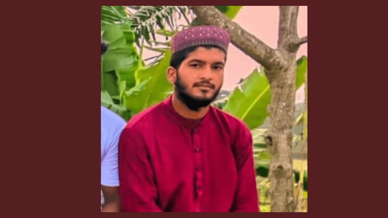 ঝালকাঠিতে ছাত্র আন্দোলনে নিহত রাকিবুলের লাশ উত্তোলন
