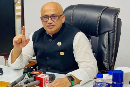দুপুরেই ঢাকা ছাড়েন প্রতিমন্ত্রী মুরাদ