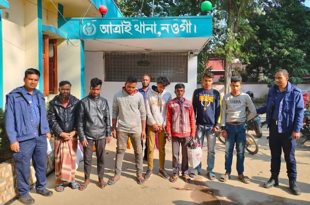 আত্রাইয়ে পৃথক অভিযানে গাঁজাসহ সাত মাদক কারবারি গ্রেপ্তার