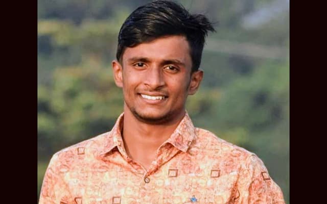 প্রবাসী বাবাকে নিয়ে বাড়ি ফেরা হলোনা সাকিবের