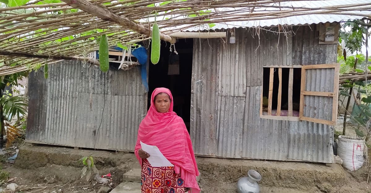 মুক্তিযোদ্ধার সন্তান হিসেবে বছরে শুধু একটি শাড়ি পাই