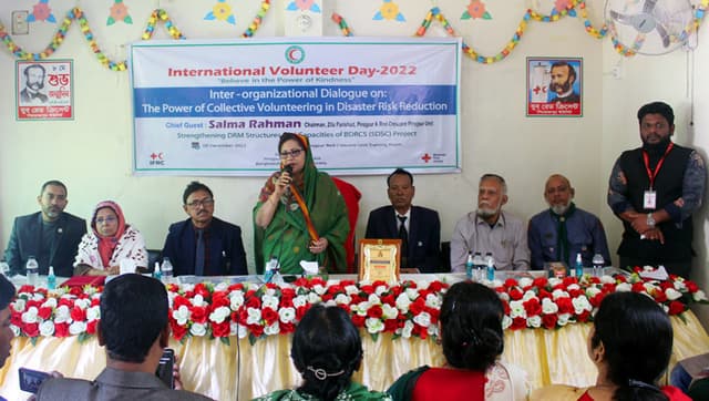 পিরোজপুরে রেড ক্রিসেন্টের স্বেচ্ছাসেবক দিবস উদযাপন