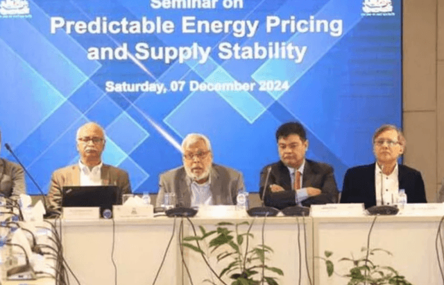 দরপত্র উন্মুক্ত করে ৩৭০ কোটি টাকা সাশ্রয়ে তেল আমদানি-ফাওজুল কবির খান