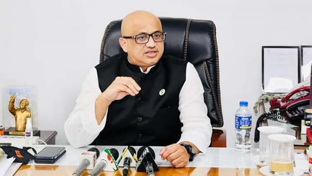 দেশত্যাগের চেষ্টায় মুরাদ