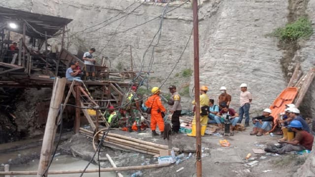 ইন্দোনেশিয়ায় কয়লা খনিতে বিস্ফোরণ, নিহত ১০