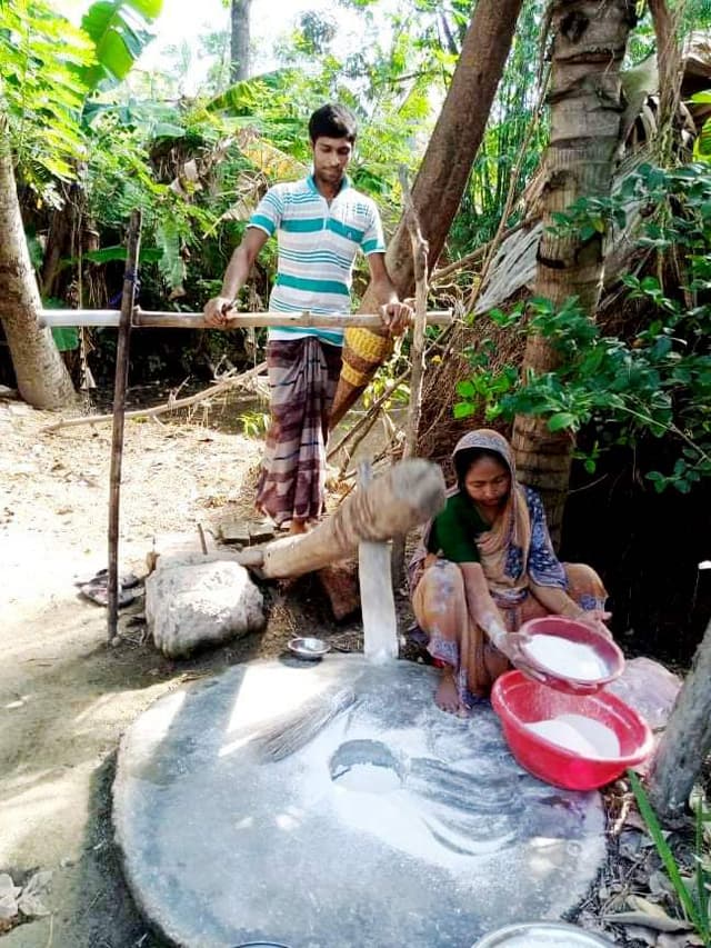 যান্ত্রিক সভ্যতার আগ্রাসনে গ্রাম-বাংলার ঐতিহ্য ‘ঢেঁকি’ এখন শুধুই স্মৃতি