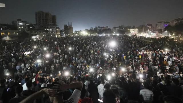 রাতেই সমাবেশস্থলে আসছেন বিএনপির নেতা-কর্মীরা