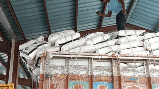 বাংলাবান্ধা স্থলবন্দর দিয়ে ভারত থেকে ১০০ মেট্রিক টন আতপ চাল আমদানি