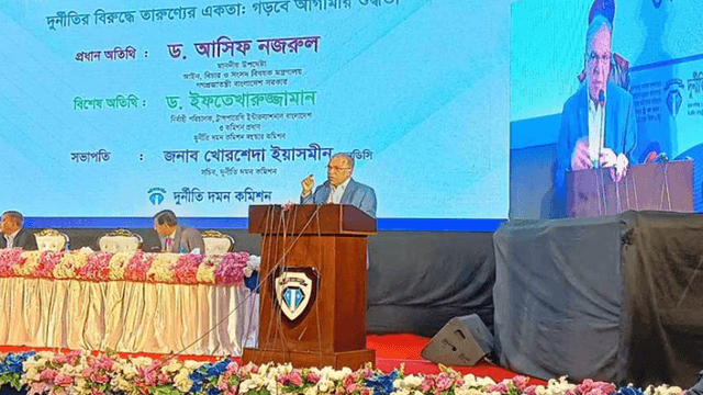 দুর্নীতি দমনে সাঁড়াশি অভিযান ছাড়া বিকল্প নেই-ড. ইফতেখারুজ্জামান