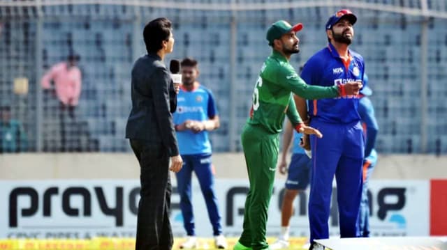 টস জিতে বোলিংয়ে বাংলাদেশ, দলে দুই পরিবর্তন