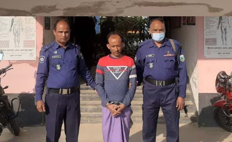 ধামইরহাটে শিক্ষককে মারধর, প্রধান আসামীকে গ্রেফতার