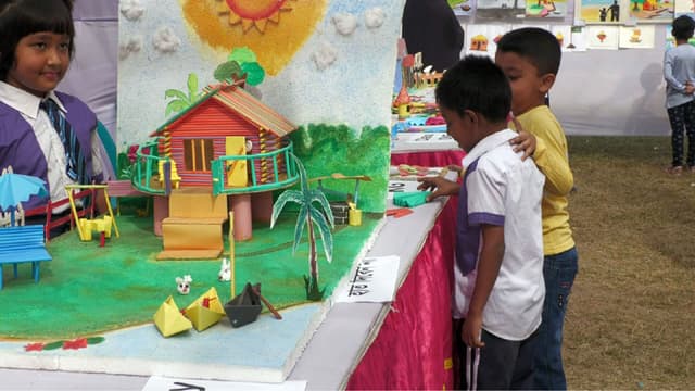 ঝিনাইদহে শিশুদের আর্ট ও ক্রাফট প্রদর্শনী