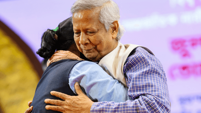 জুলাই-আগস্ট আন্দোলনের নারীদের প্রতি প্রধান উপদেষ্টার শ্রদ্ধা ও উৎসাহ