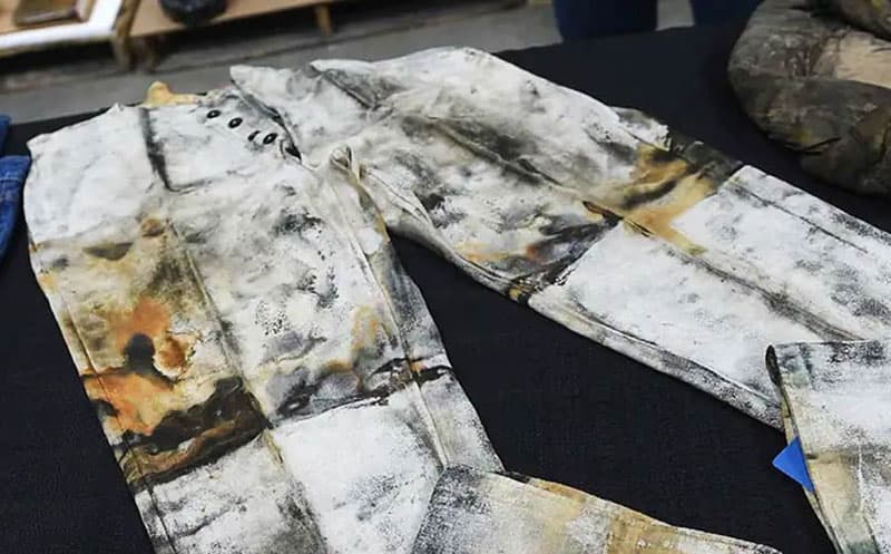 পুরনো একটি জিনস্‌’ বিক্রি হল ৯৪ লক্ষ টাকায় !