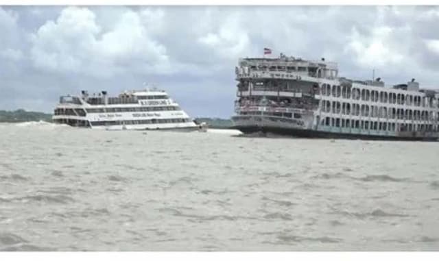 বরিশাল-ঢাকা নৌপথে ডুবচরে ঝুঁকি, দুর্ঘটনা এড়াতে শুরু হচ্ছে ড্রেজিং