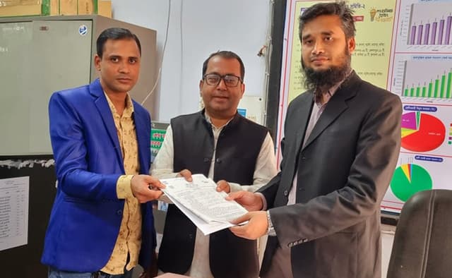 পল্লী বিদ্যুতের পরিচালক পদে সাংবাদিক এস আর সাঈদ'র মনোনয়নপত্র সংগ্রহ