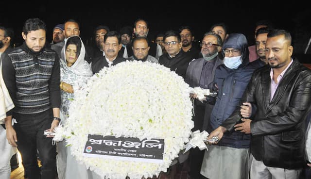 বরিশালে যথাযোগ্য মর্যাদায় শহীদ বুদ্ধিজীবী দিবস পালিত