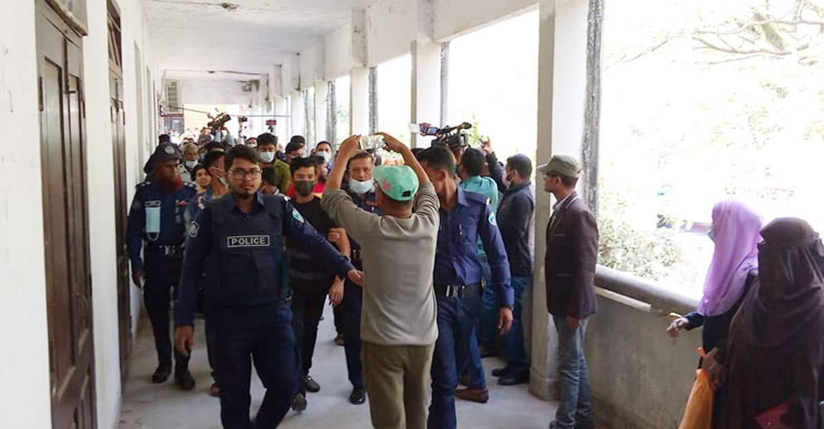 নারীকে বিবস্ত্র করে নির্যাতন, ১৩ আসামির ১০ বছর করে কারাদণ্ড