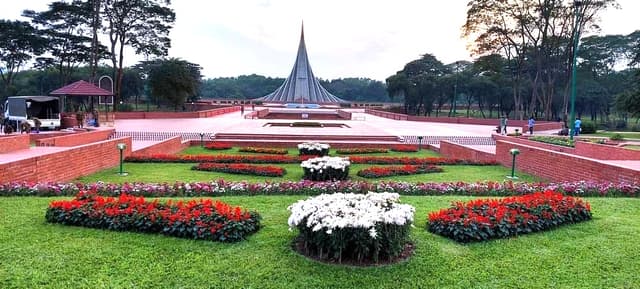 শ্রদ্ধা নিবেদনে প্রস্তুত জাতীয় স্মৃতিসৌধ