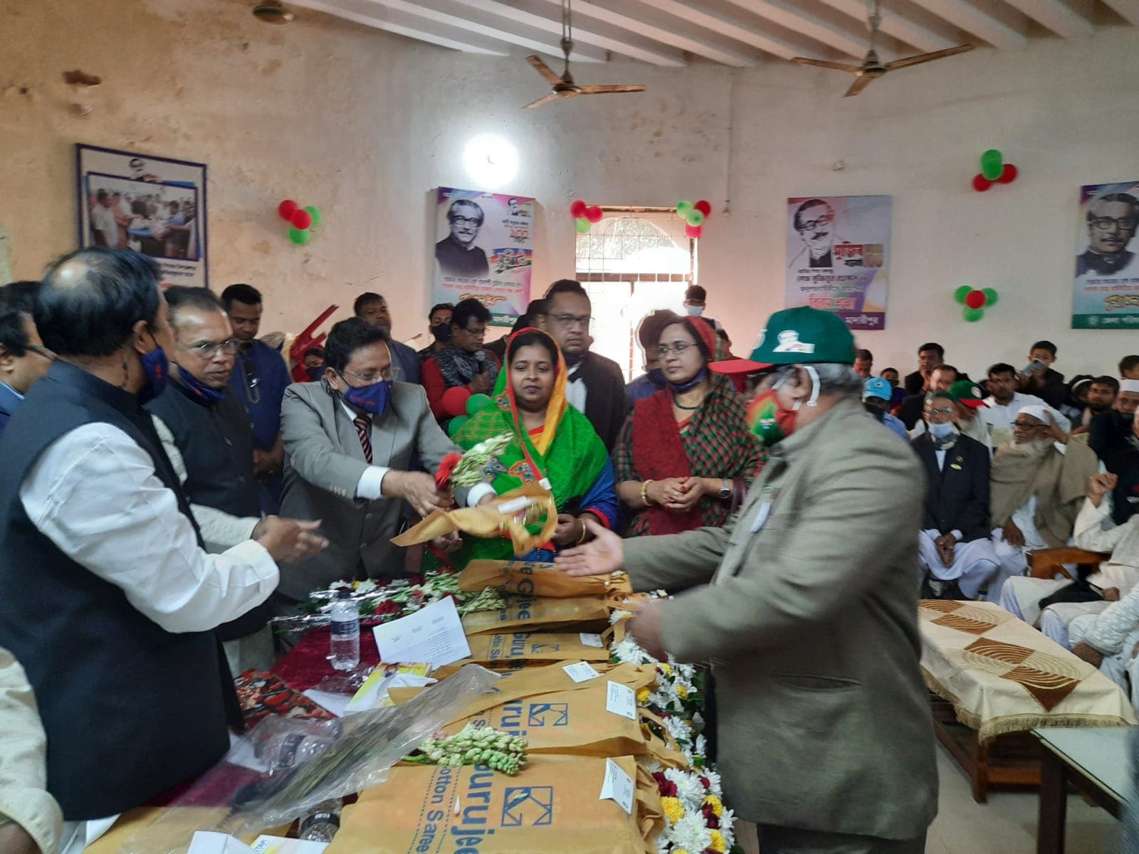 মাদারীপুরে বীর মুক্তিযোদ্ধাদের “সংবর্ধনা ও সম্মাননা” প্রদান