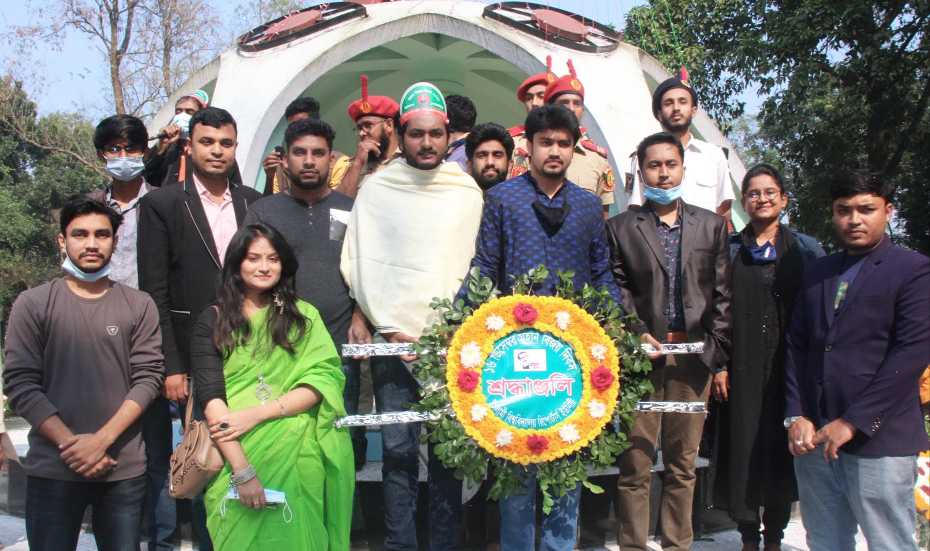 মহান বিজয় দিবসে ইবি রিপোর্টার্স ইউনিটির শ্রদ্ধাঞ্জলি