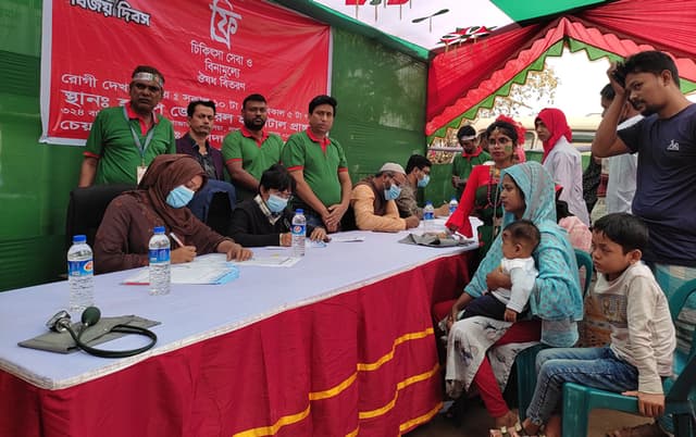 প্রতিটি জাতীয় দিবসেই চলে ফ্রি মেডিকেল ক্যাম্প