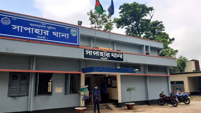 নাশকতা পরিকল্পনার অভিযোগনওগাঁয় আটক ১০ শিবির কর্মী