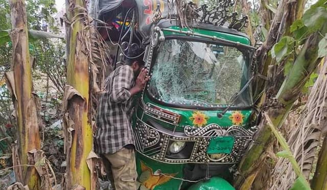 দেবীদ্বারে সড়ক দুর্ঘটনায় শিশুসহ আহত ৬