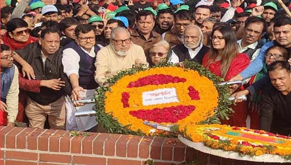 জাতীয় স্মৃতিসৌধে বিএনপির শ্রদ্ধা নিবেদন
