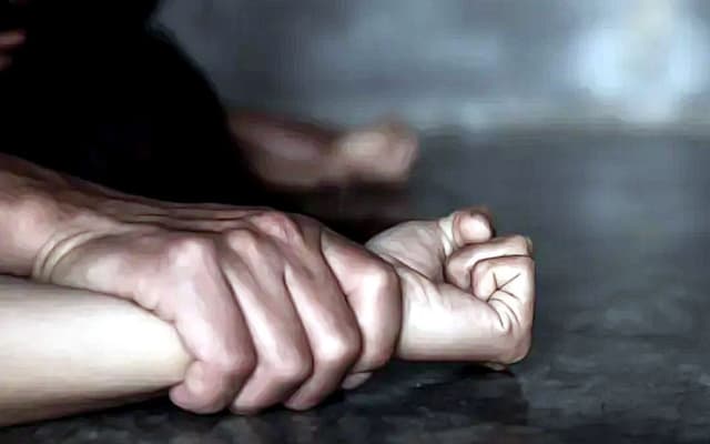 মায়ের সহযোগিতায় নাবালিকাকে ধর্ষণ করল ছেলে!