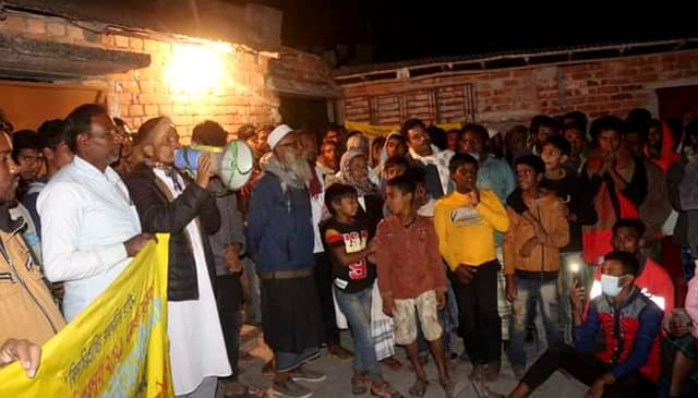 আত্রাইয়ে শীত উপেক্ষা করে চলছে প্রার্থীদের গণসংযোগ