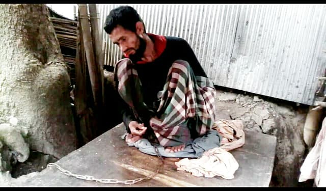 হিজলায় ১৫ বছর শেকলে বন্দি সাইদুল