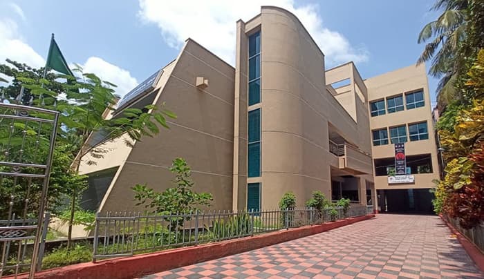 বরিশালে প্রাণ ফিরেছে বিভাগীয় গণগ্রন্থাগারে