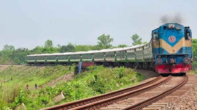 প্রধানমন্ত্রীর জনসভায় যাচ্ছে ৪ জোড়া স্পেশাল ট্রেন