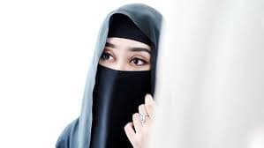 পর্দায় থাকা নারীরা কি পুরুষদের দেখতে পারবে?