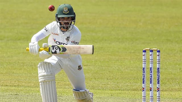 টসে জিতে ব্যাটিংয়ে বাংলাদেশ, একাদশে মুমিনুল