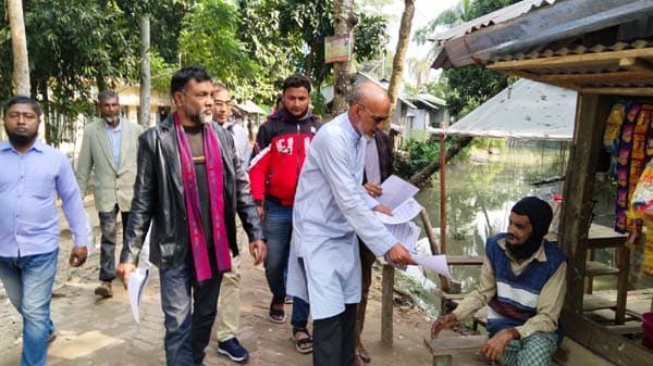 অসহযোগ আন্দোলনের জনমত গঠনে পিরোজপুরে বিএনপির লিফলেট বিতরণ