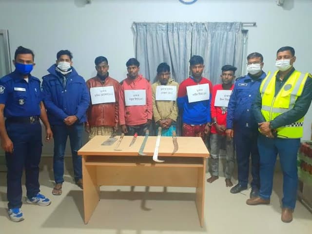 সরাইলে ডাকাত দলের ৫ সদস্য গ্রেফতার
