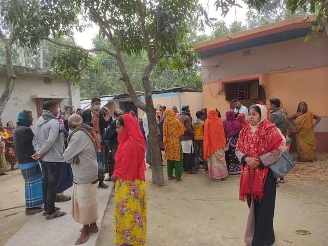 পাওনা টাকা চাইতে গিয়ে কাঁচি দিয়ে খুঁচিয়ে হত্যা; আটক ২
