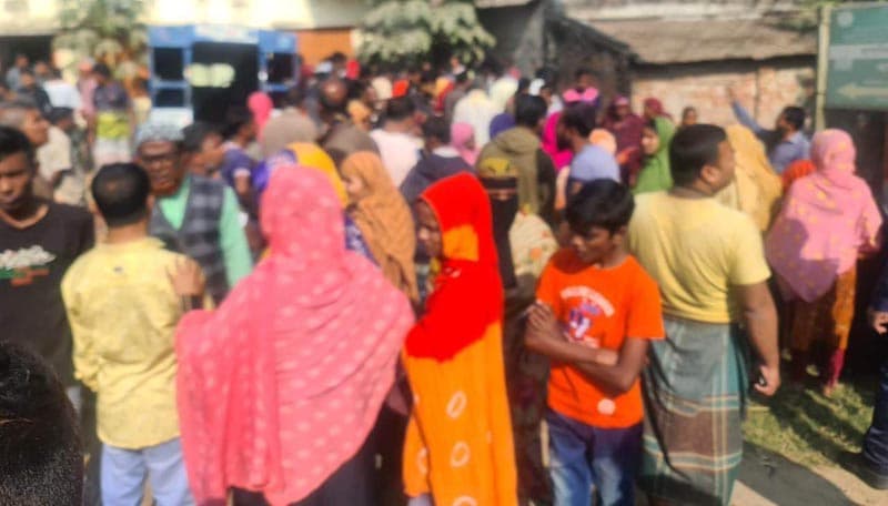 নওগাঁয় ট্রাকের ধাক্কায় স্বামী-স্ত্রী নিহত