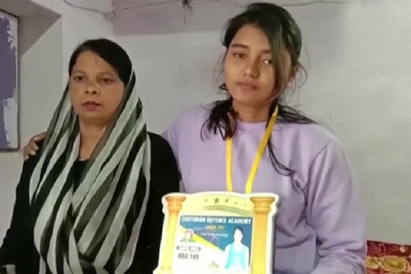 ভারতীয় যুদ্ধবিমানের প্রথম মুসলিম নারী ফাইটার সানিয়া