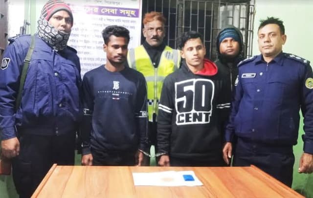 নেছারাবাদে ১০৫ পিস ইয়াবাসহ দুই মাদক ব্যবসায়ী গ্রেফতার