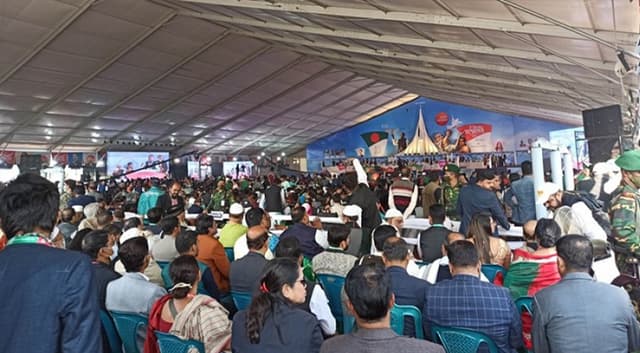 সোহরাওয়ার্দী উদ্যানে নেতাকর্মীদের ঢল