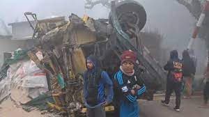 ট্রাকে ট্রেনের ধাক্কা, নিহত ২