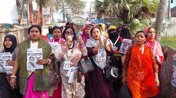 পিরোজপুর-২: স্বতন্ত্র প্রার্থীর পক্ষে প্রচারনায় যুব মহিলা লীগ