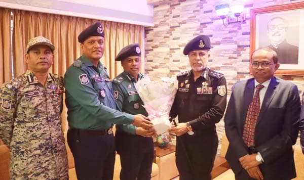 র‍্যাব মহাপরিচালকের সাথে বিএমপি কমিশনারের সৌজন্য সাক্ষাৎ