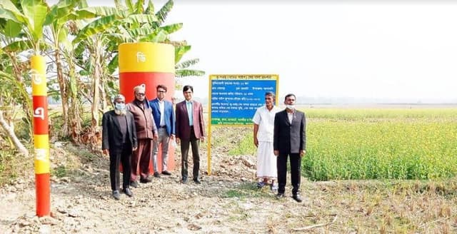আশাশুনিতে বারিড পাইপের কার্যক্রম পরিদর্শন